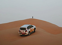 雪天怕滑倒？这样走路试试